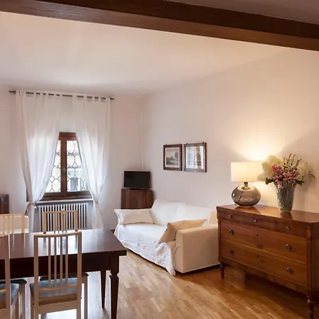 Palazzo Valmarana Apartamento *